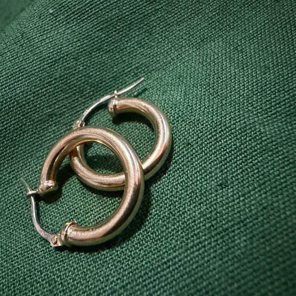 18k old gold Gold Hoop Earrings - Timeless Women's Jewelry - Picture 2 of 16